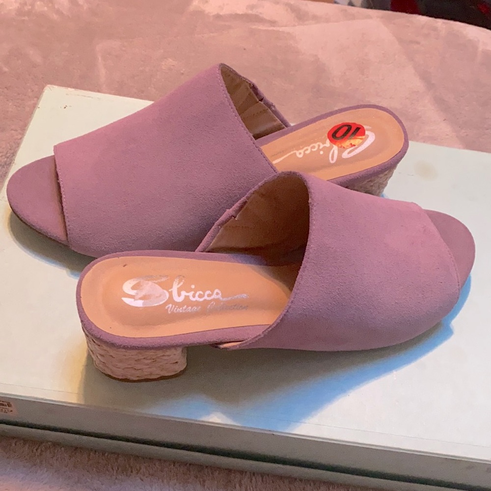 Ladies sandals